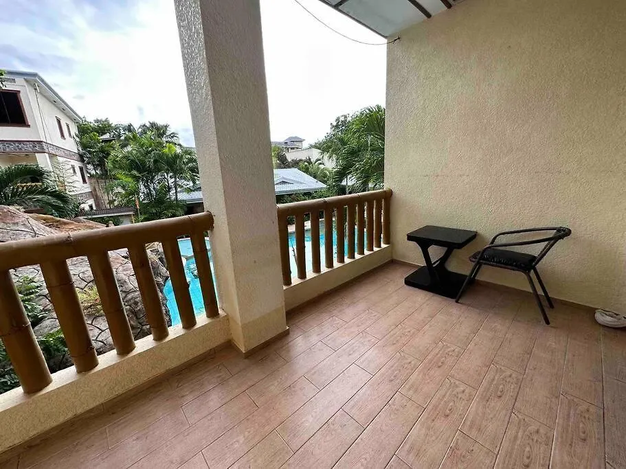 Alona Park Residence - 3 Bedroom Apartment- Alex And Jesa Unit Panglao Philippines